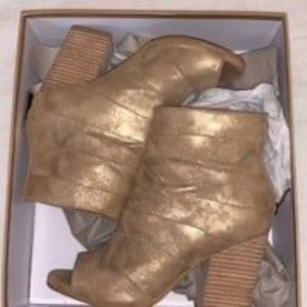 Antelope Gold Open Toe Boots